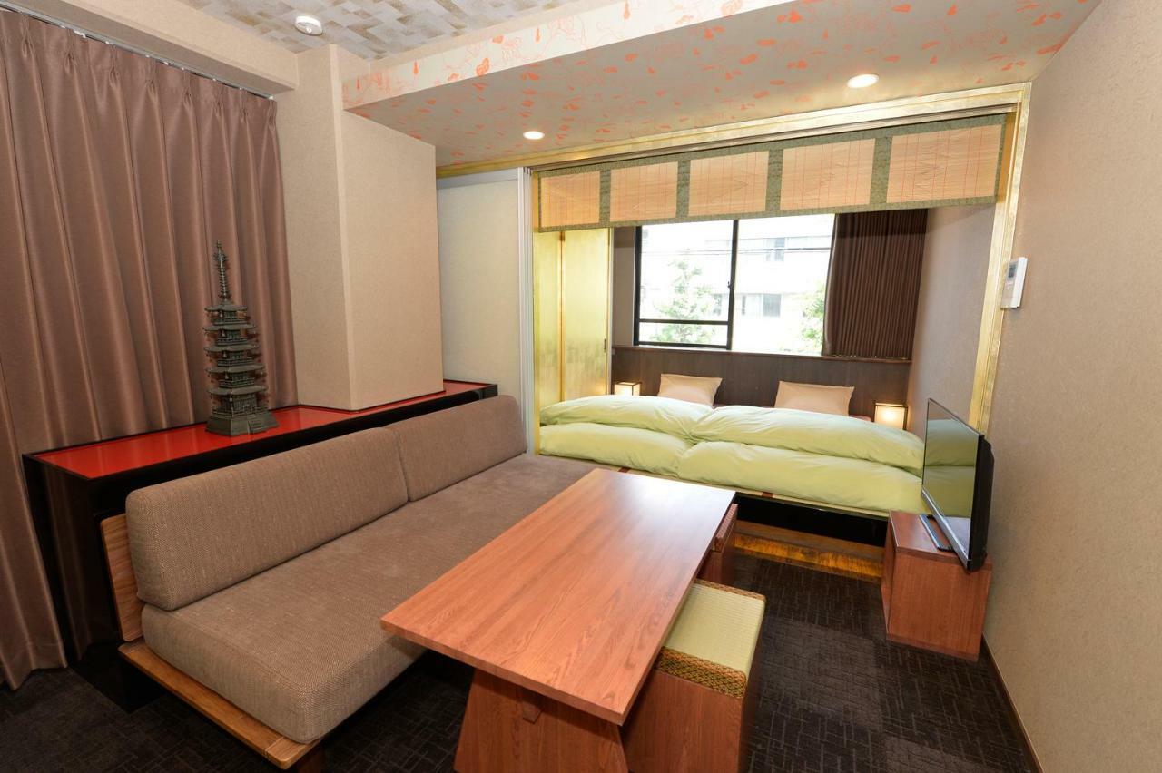 Kyoto Imperial Palace U.E.S Hotel Exterior photo